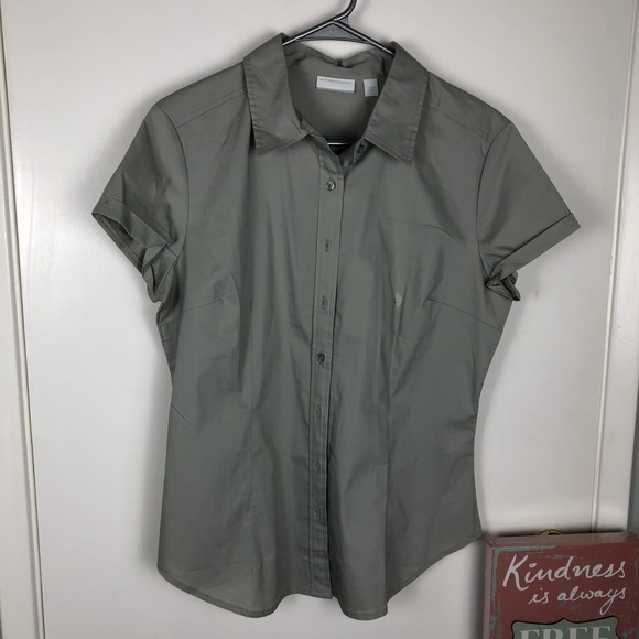 Gray Button Down Shirt🎈 - Picture 2 of 4